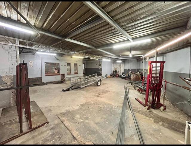 BUSINESS FOR SALE IN SPRINGS CENTRAL